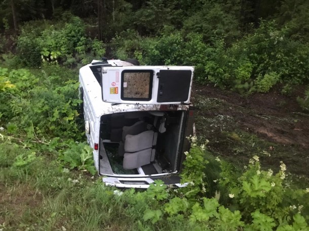 Пассажиры опрокинувшегося пассажирского автобуса получат страховые выплаты