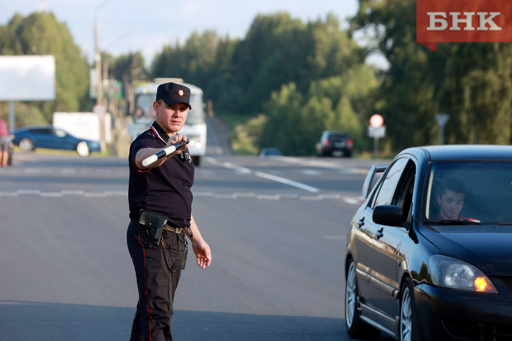 Песни инспектор дпс. Инспектор ГИБДД. Автомобиль ГИБДД. Инспектор ГАИ. Инспектор ГАИ Курочкина Санкт-Петербург.