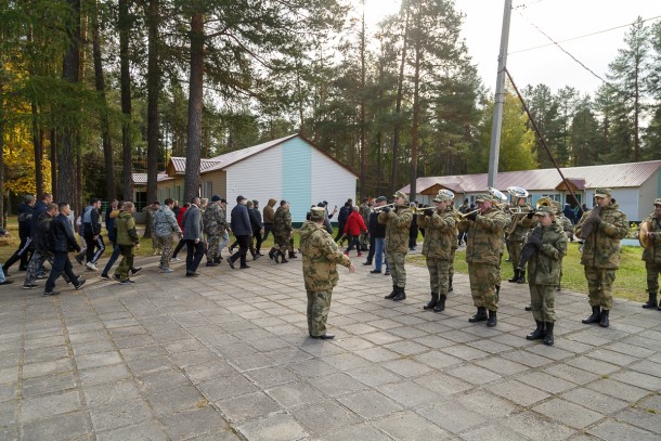 В Коми проводили первую роту призванных по мобилизации