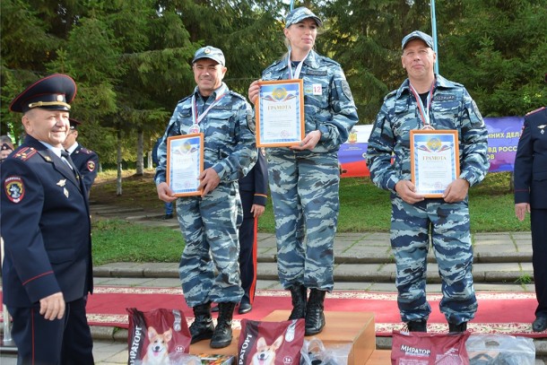 Кинологи из Коми стали одними из лучших в поиске наркотиков и взрывчатки