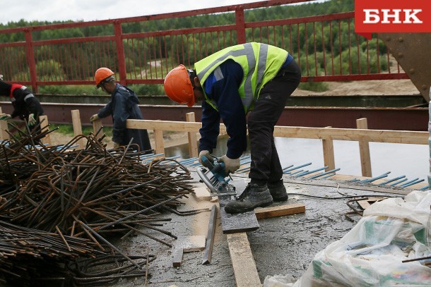 В Корткеросском районе возобновилось строительство нового моста через Лемью