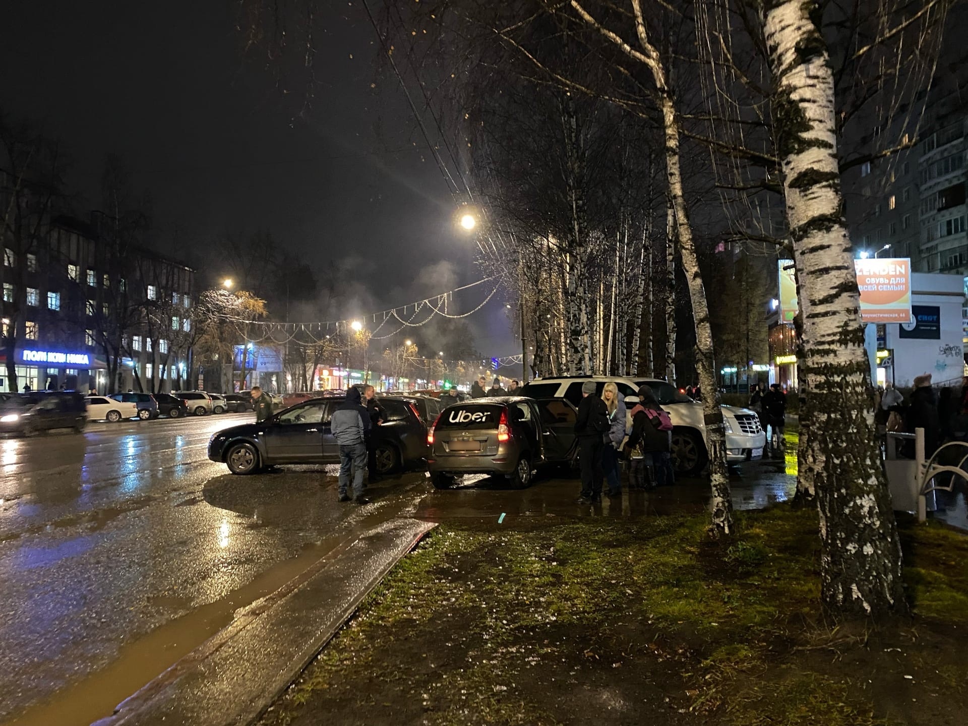 В центре Сыктывкара таксист устроил ДТП с четырьмя машинами « БНК