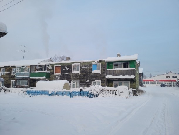 В Ижме жильцы дома с качающимися полами не могут дождаться расселения