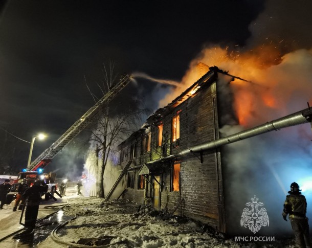 В сыктывкарском Лесозаводе сгорел жилой дом