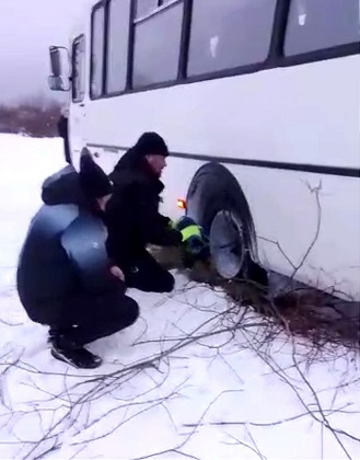 Власти Удорского района выставили дорожникам претензии за 40-сантиметровую колею