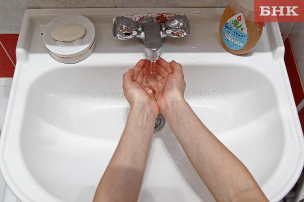 Ухтинцы вторую неделю живут без горячей воды