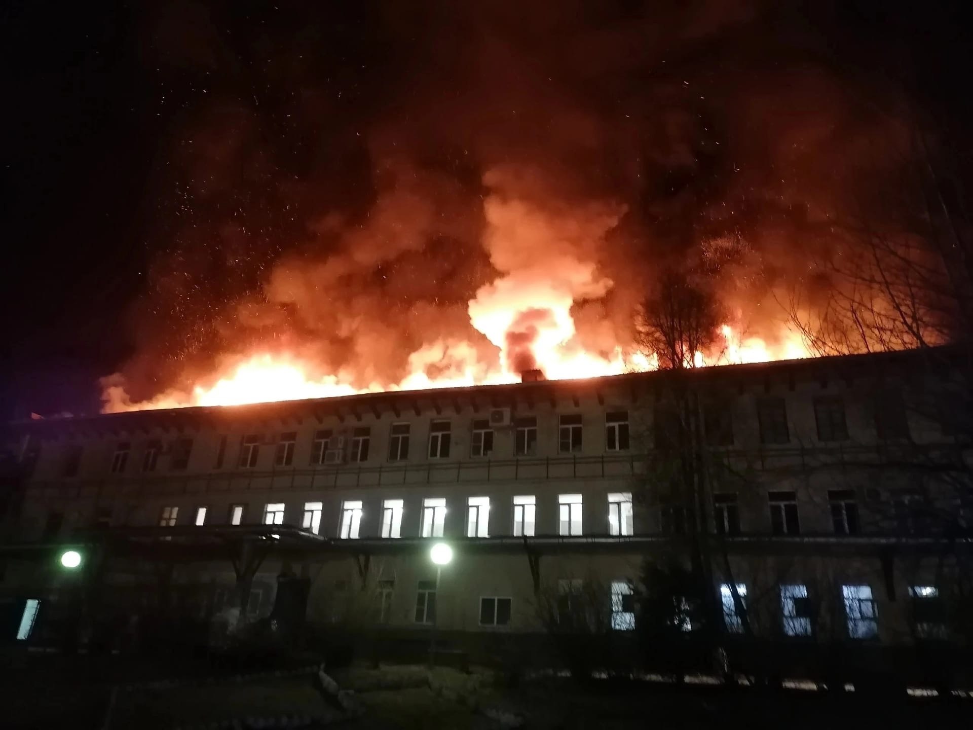 МЧС локализовало крупный пожар на Жешартском фанерном заводе « БНК