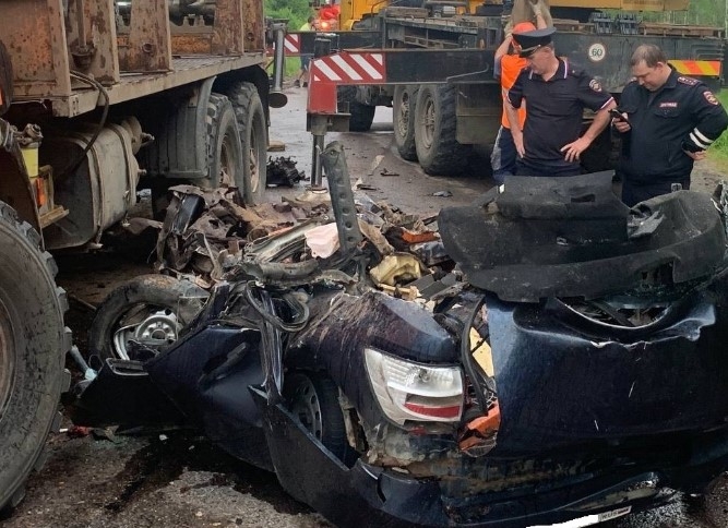 Отец и сын из Ухты погибли в ДТП с лесовозом