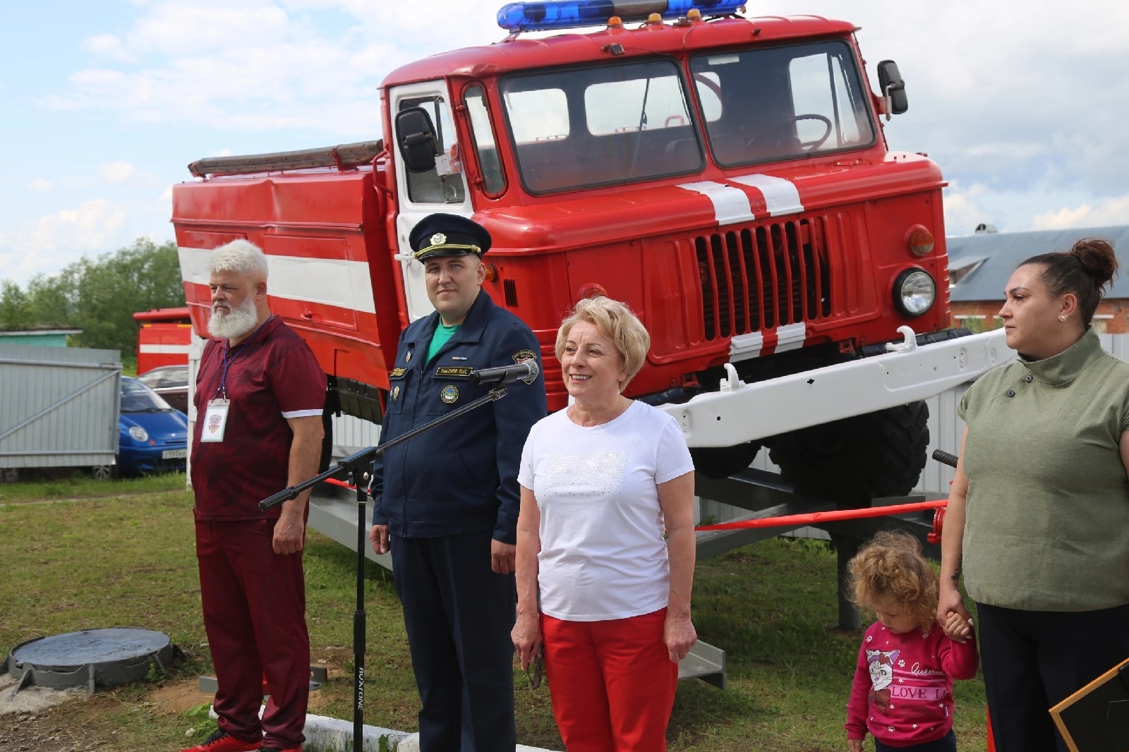 В Коми установили памятник пожарной машине | 02.07.2023 | Сыктывкар -  БезФормата