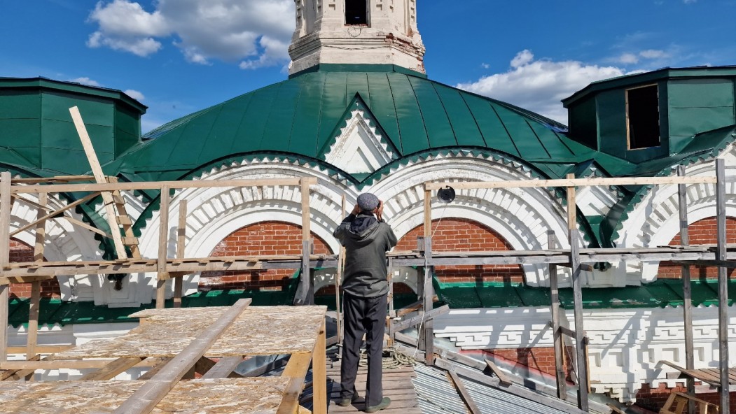 В Кылтовском монастыре завершили работы по восстановлению крыши собора