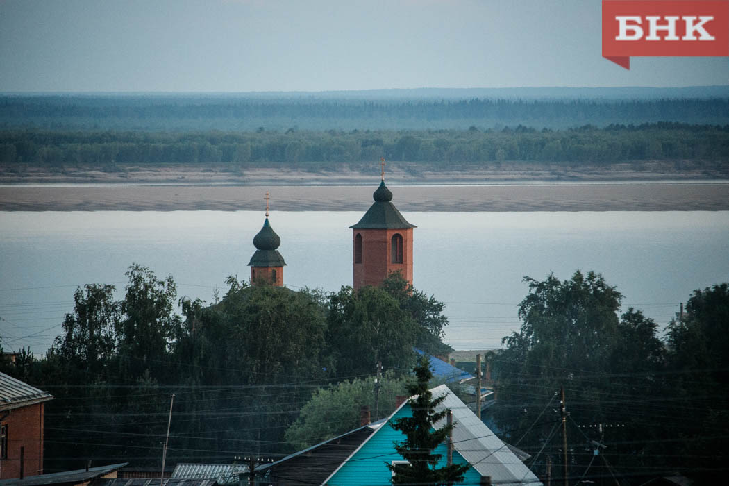 Коми цгмс сосногорск погода на 10 дней. Сыктывкар фото. Безветренная погода. Сыктывкар БНКОМИ горка в Усть-Цильме 2022 фото.