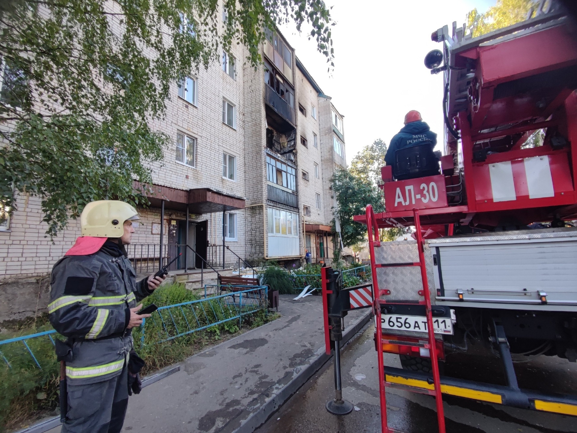 В Выльгорте ликвидируют последствия взрыва газа в жилом доме | 01.09.2023 |  Сыктывкар - БезФормата