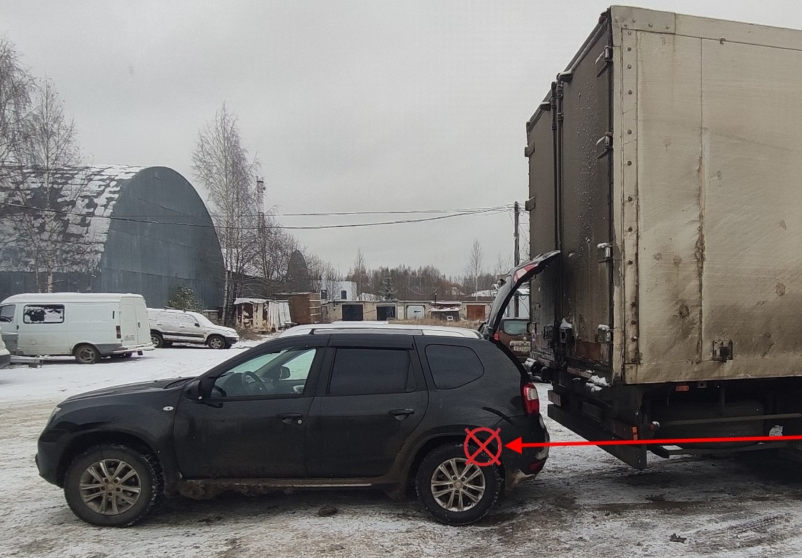 В Сыктывкаре пешеход «застрял» между фурой и легковушкой « БНК