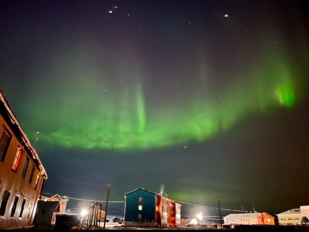 Жители Коми делятся снимками мощного северного сияния 
