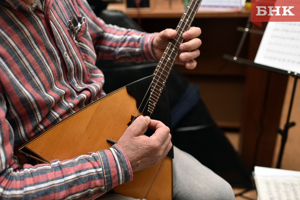 В Коми задумались над покупкой музыкальных инструментов у местных мастеров