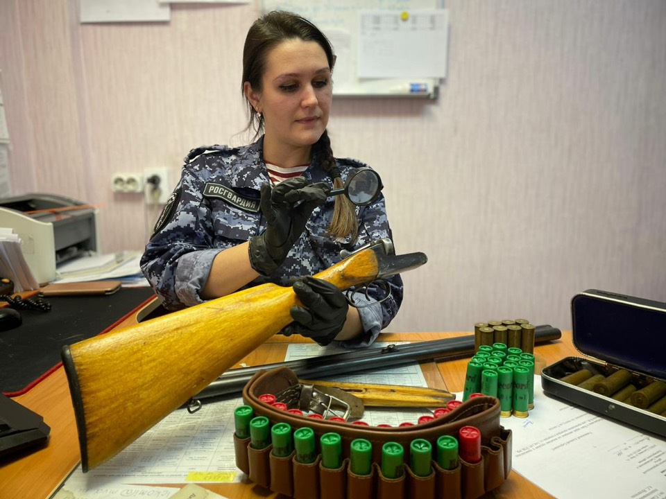 Пенсионер пришел в Росгвардию с оружием и полсотней патронов