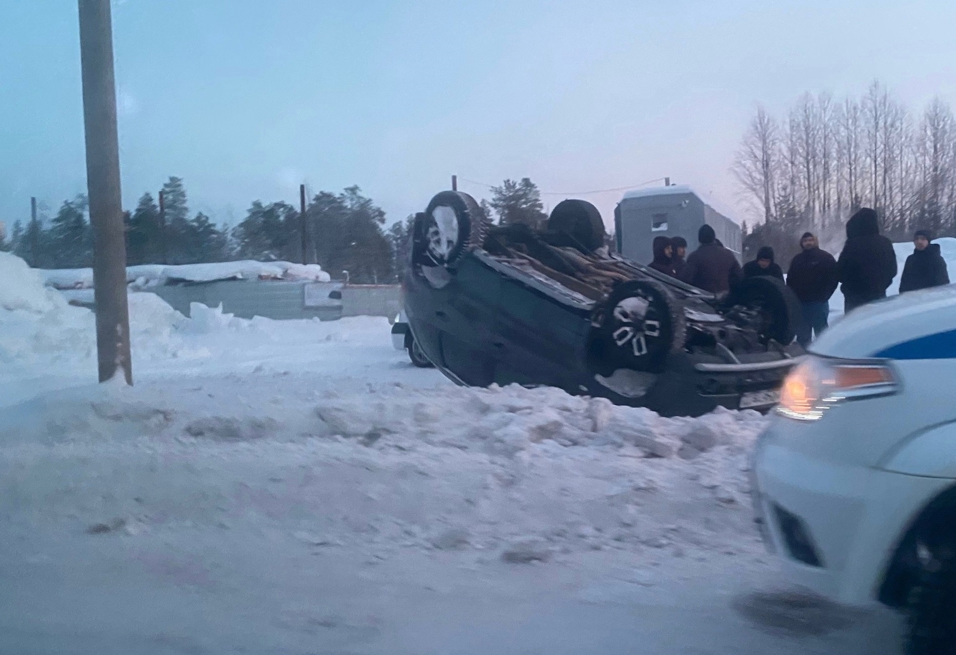 В Усинске перевернулся автомобиль « БНК