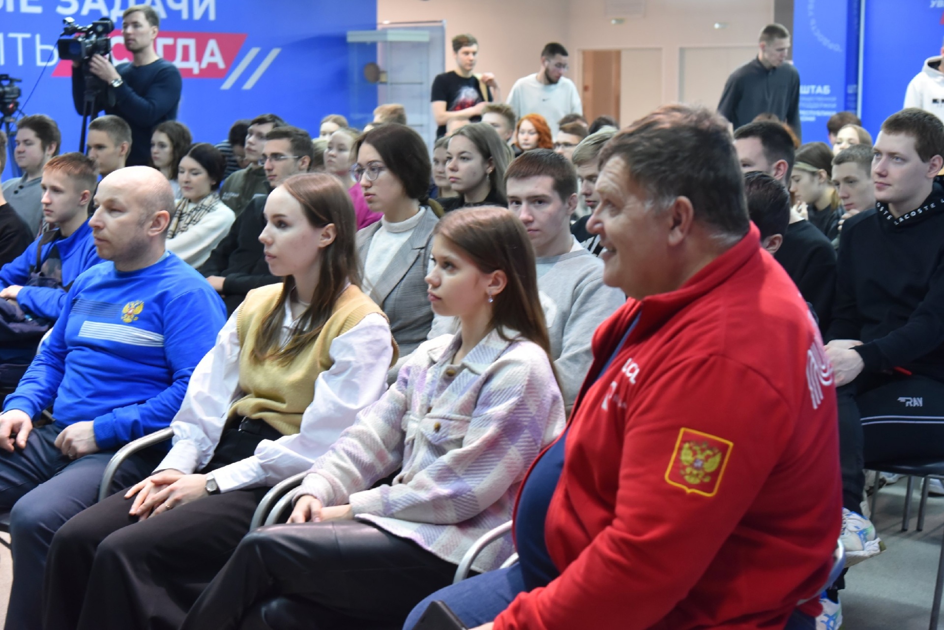 Олимпийский чемпион Сергей Устюгов признался сыктывкарским студентам, по  кому он скучает « БНК