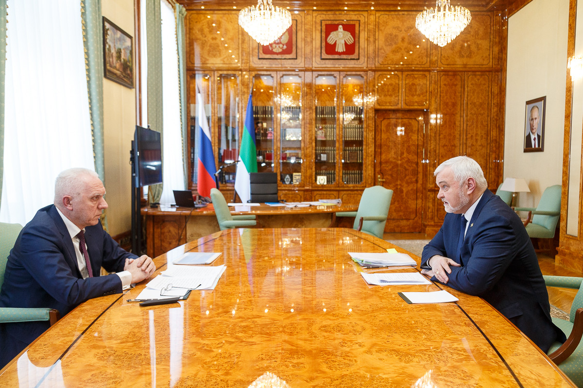 Полпред президента Александр Гуцан: «Переселение людей из аварийного жилья  должно быть приоритетом» « БНК