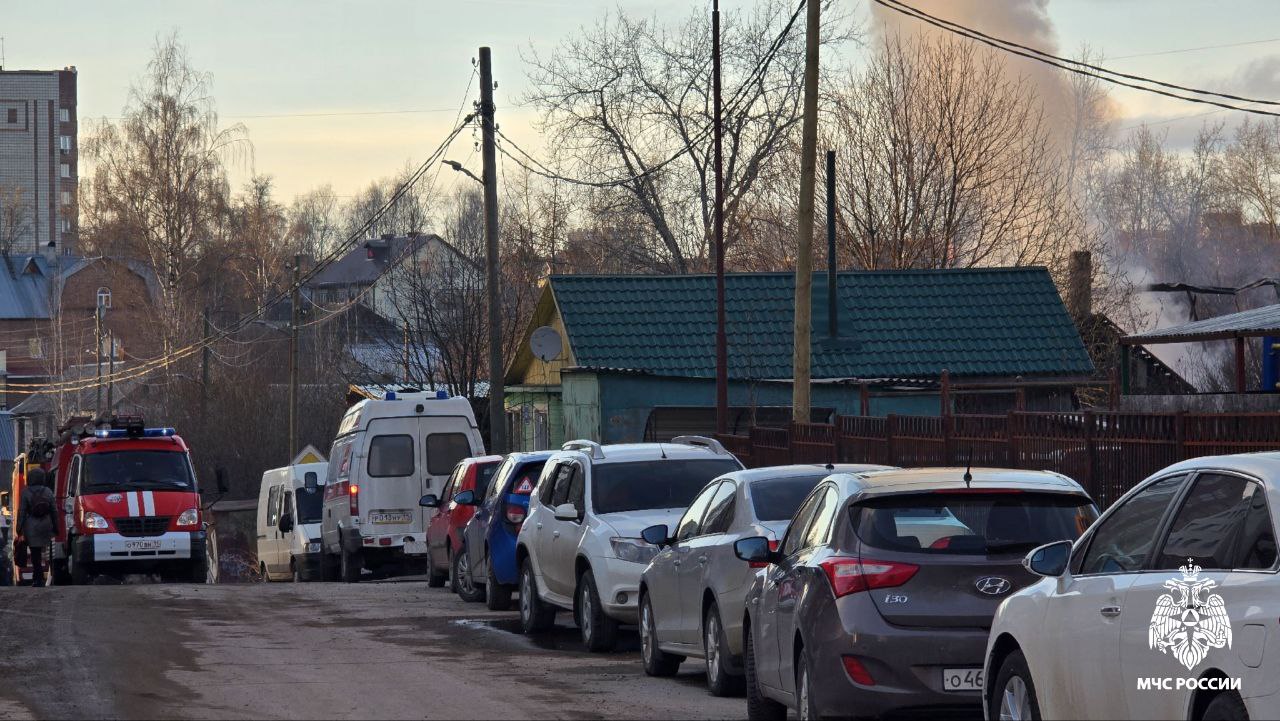 В Сыктывкаре сгорел частный дом « БНК