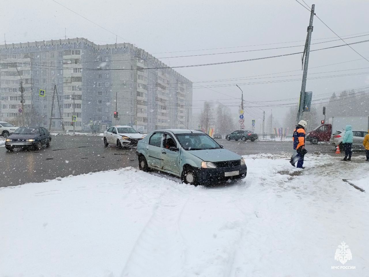 В Эжве такси попало в ДТП | 11.05.2024 | Сыктывкар - БезФормата