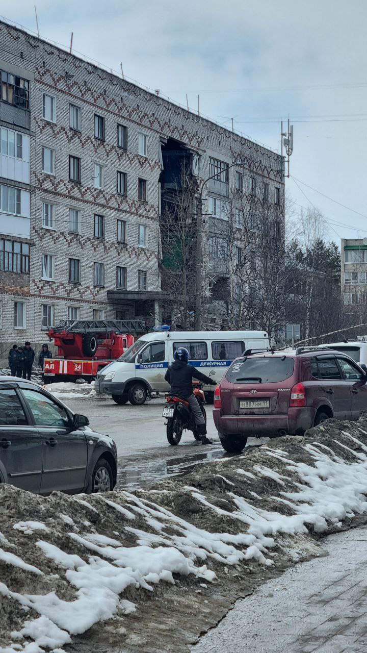 Глава Коми вылетел в Печору | 11.05.2024 | Сыктывкар - БезФормата