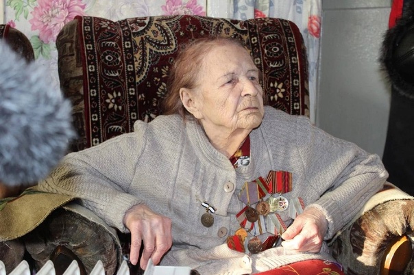 
Работающая 102-летняя женщина поделилась секретом долголетия