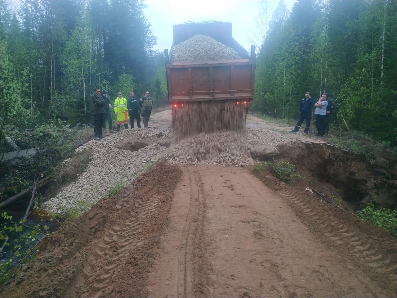 Прокуратура инициировала проверку после размытия дороги в Удорском районе «  БНК