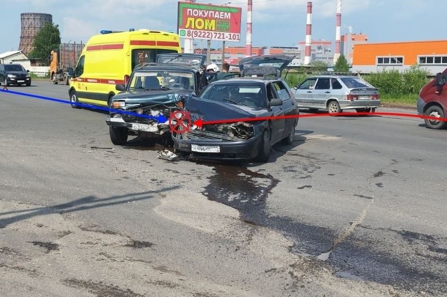 
В ДТП с автобусом в Эжве пострадала кондуктор