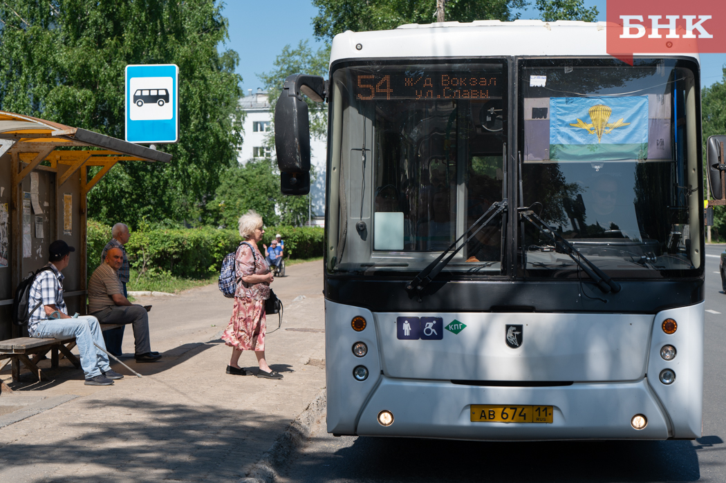 Глава Коми потребовал от мэра Сыктывкара приостановить «автобусную реформу»