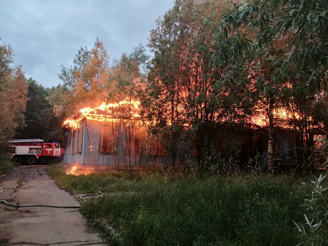 В Вуктыле сгорело пустующее здание