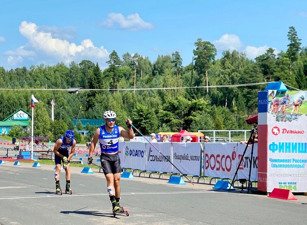 Кирилл Кочегаров выиграл серебро чемпионата России по лыжероллерам