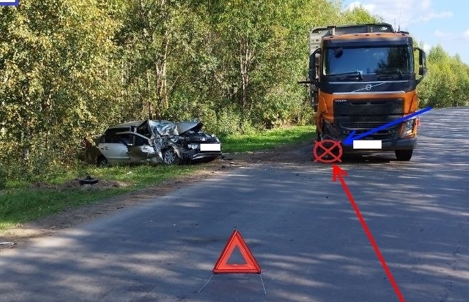 В Сыктывдинском районе столкнулись Lada и лесовоз