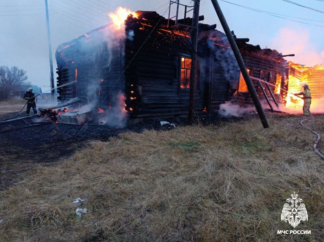 Ущерб от пожара в здании клуба и почты в Заозерье превысил два миллиона рублей