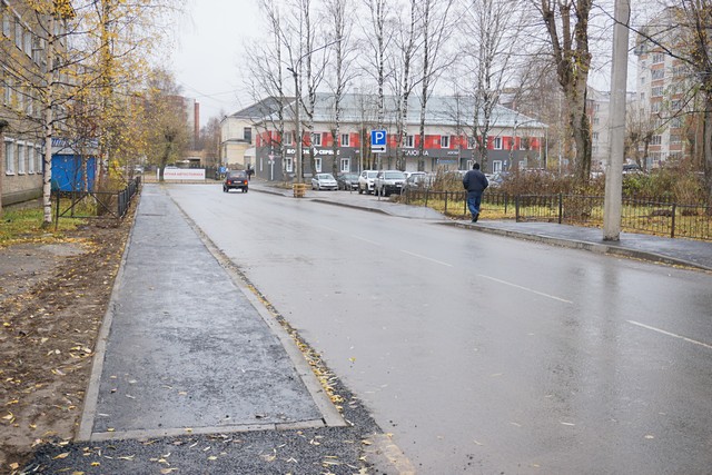 На улице Заводской в Сыктывкаре сделали тротуары, на которых настаивала прокуратура