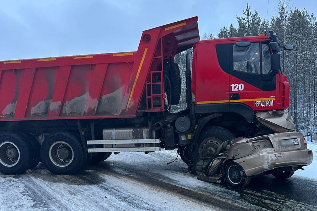 Большегруз раздавил легковушку на трассе Сыктывкар — Ухта