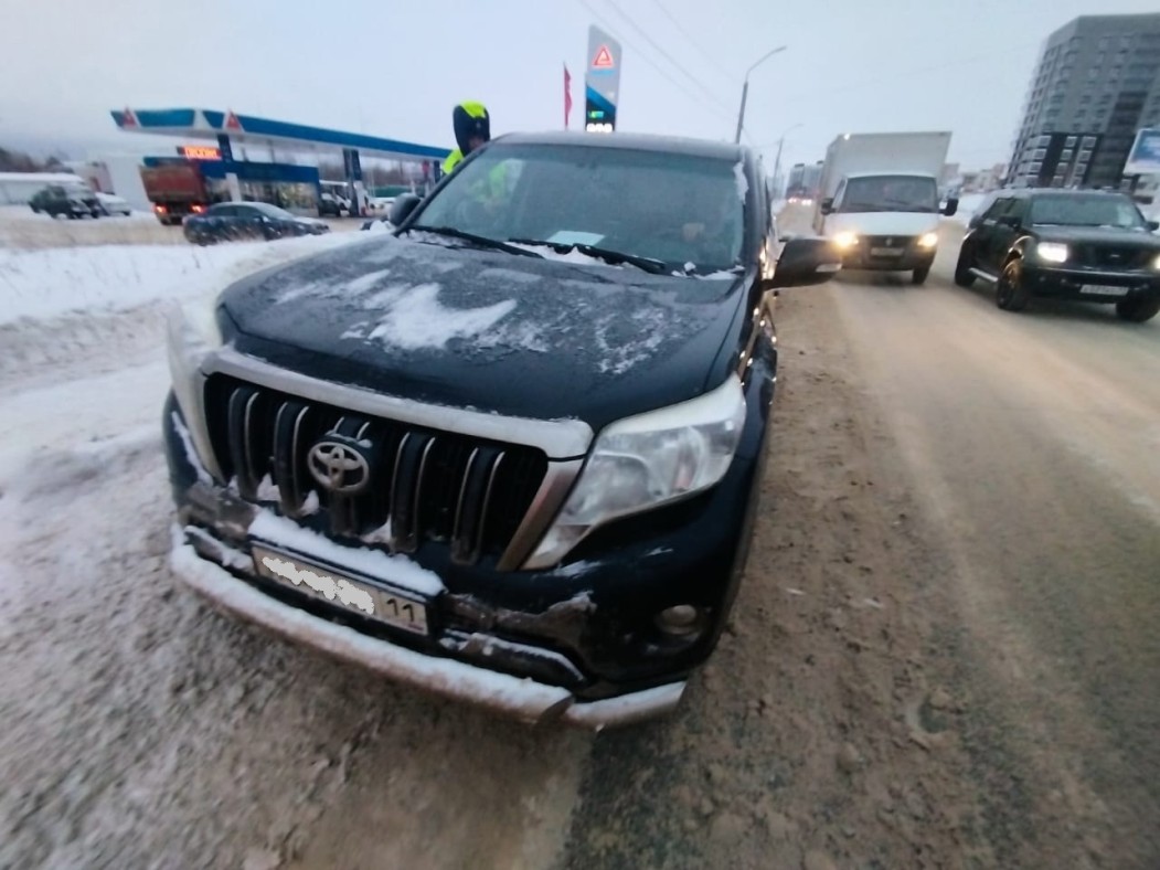 В Сыктывкаре приставы арестовали пять автомобилей во время рейда