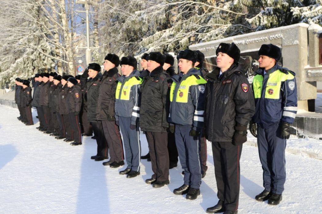 В Сыктывкаре 35 молодых полицейских приняли присягу