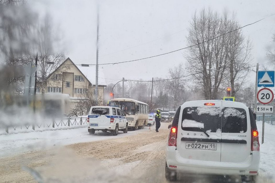 В Сыктывкаре пассажирский автобус сбил женщину