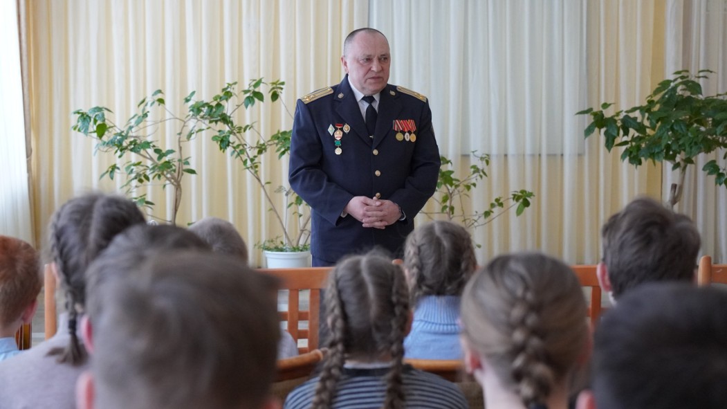 Сыктывкарским школьникам рассказали о службе в органах безопасности