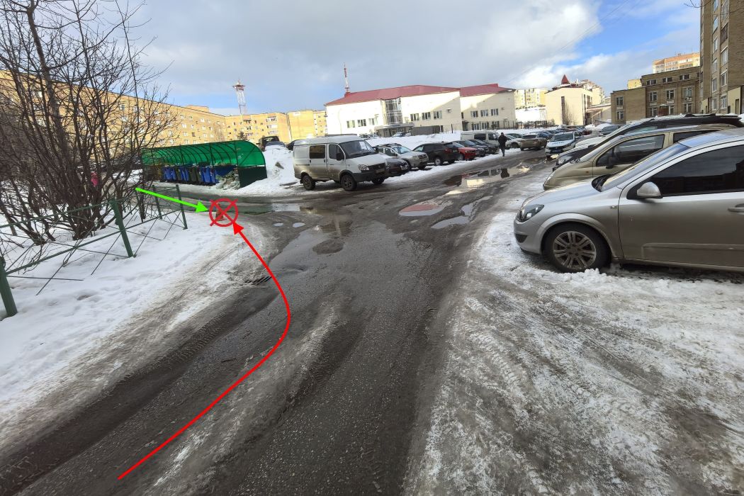 В Ухте пенсионерка попала в ДТП во дворе