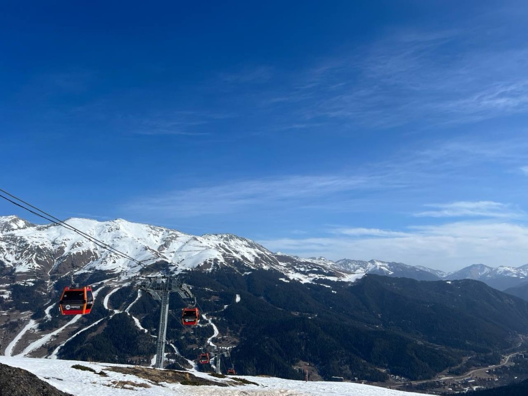 Красная Поляна, Архыз и Домбай стали самыми популярными горнолыжными курортами России