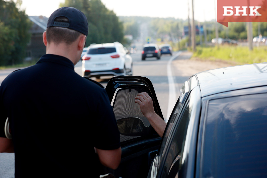 Ухтинец лишился автомобиля за пьяное вождение «с заднего пассажирского сиденья»