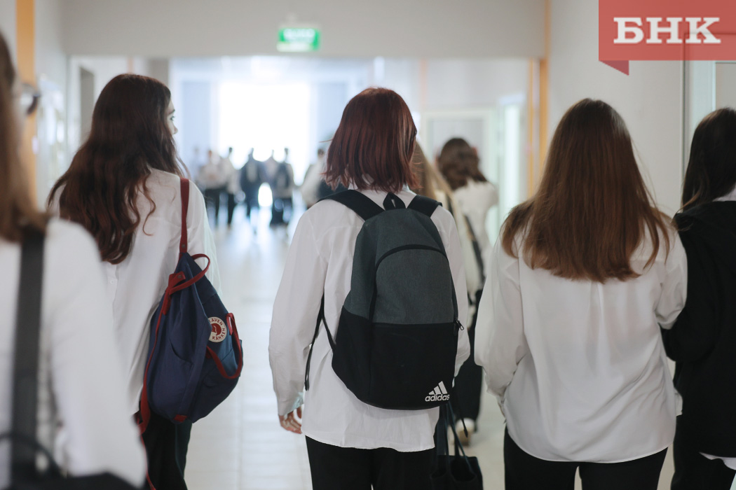 Практикующий психолог дала советы родителям детей с гаджетозависимостью