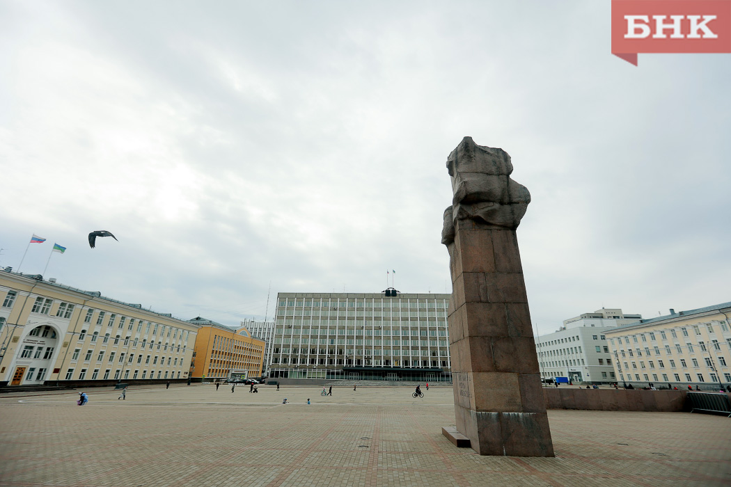 Ленин на месте алтаря, ответ Британии и недовольство Андропова: что в себе таит многовековая история Стефановской площади