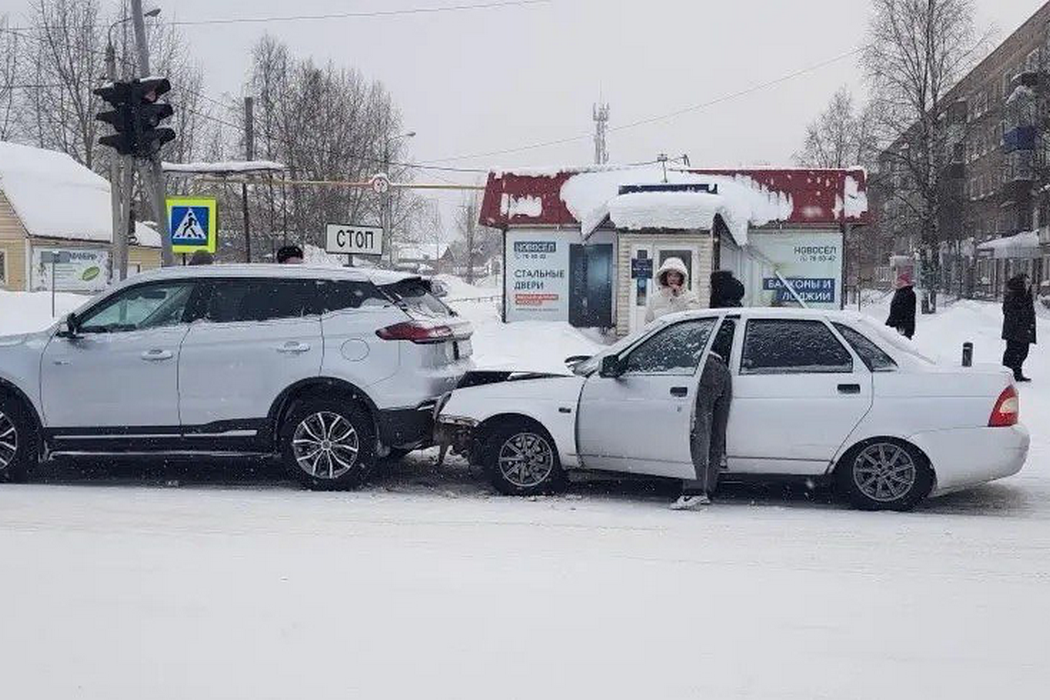 В Сосногорске Lada «догнала» Geely