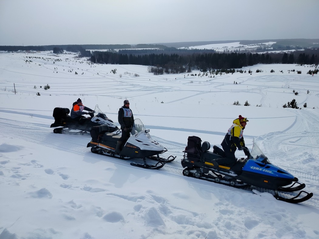 Жители Коми посоревнуются в «биатлоне» на снегоходах