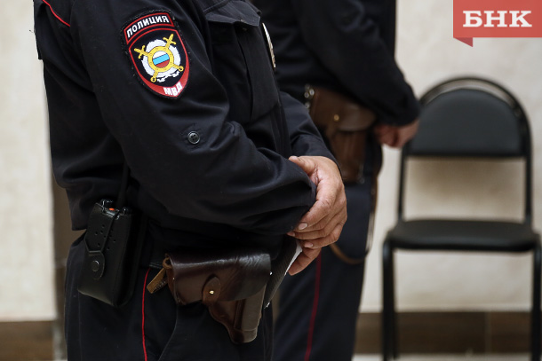 Жительница Вуктыла выслушает приговор за оскорбление полицейского