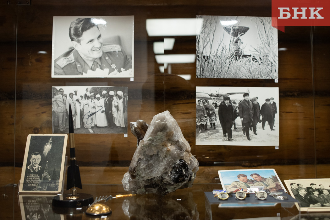 Сыктывкарцам показали друзу для иллюминаторов «Востока-1»