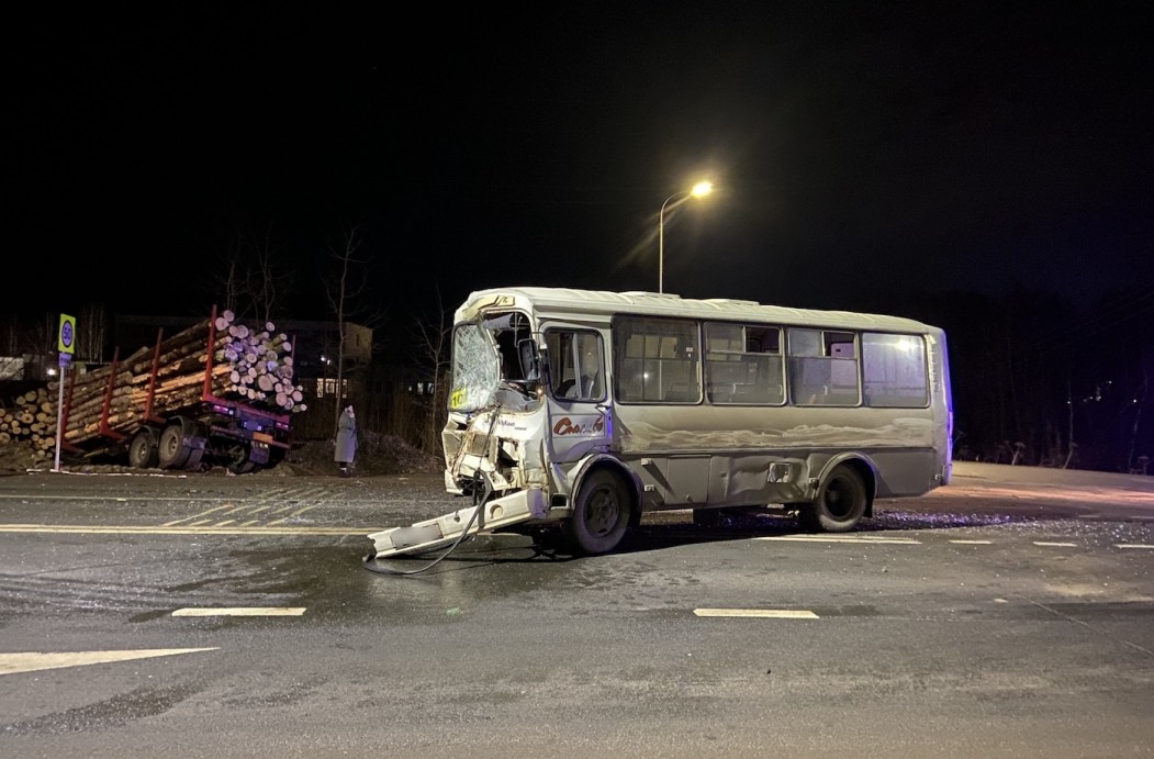 По факту ДТП на трассе «Вятка» с участием автобуса и лесовоза возбуждено уголовное дело